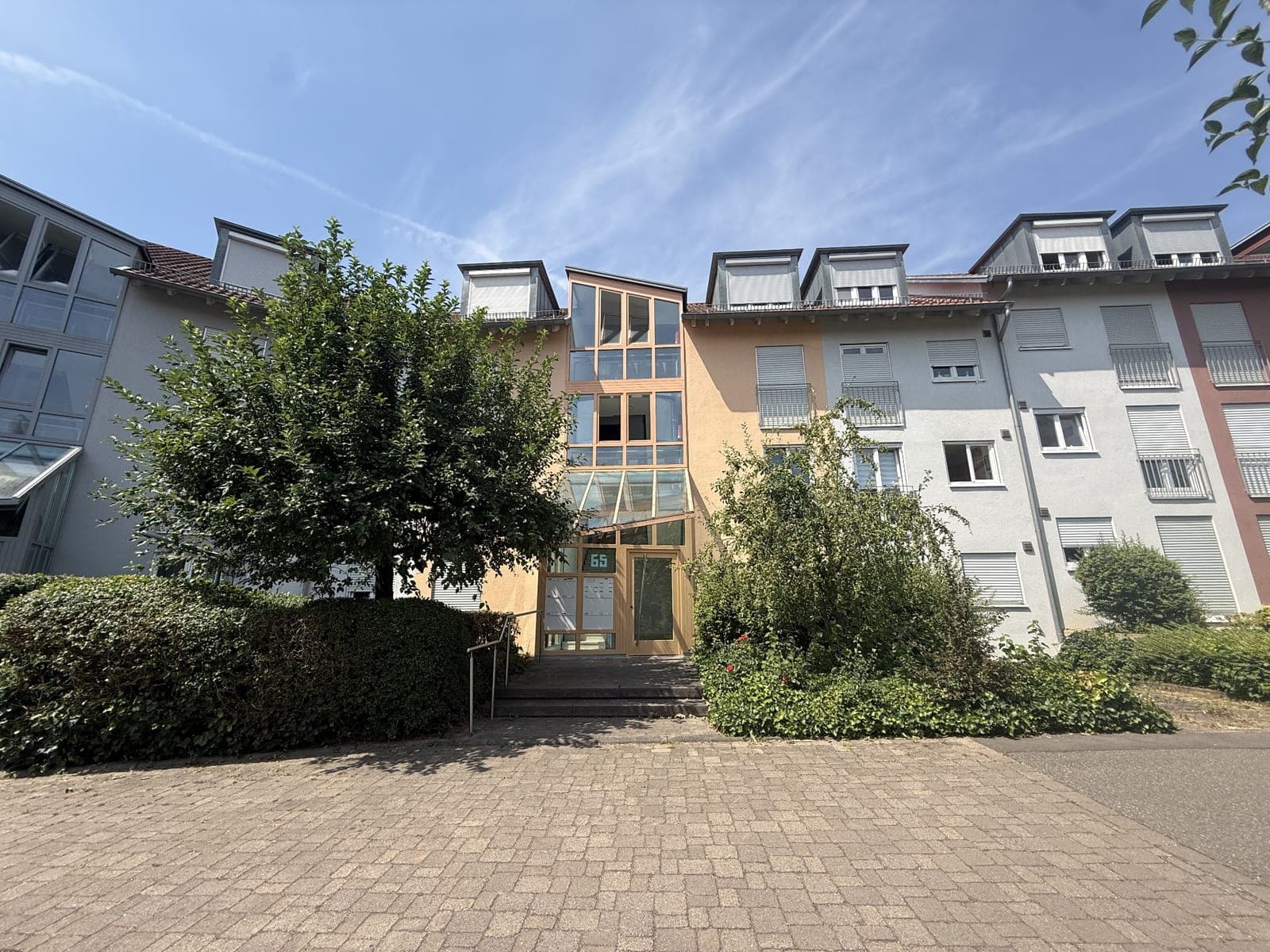 Helle 4-Zimmer-Wohnung mit Terrasse